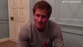 Dans une vidéo vue plus de 100.000 fois sur Youtube en quelques heures, le Prince Harry révèle avoir peur de parler en public. 