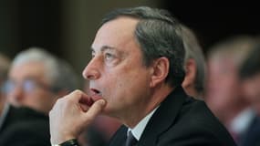 Mario Draghi, président de la BCE, doit lancer jeudi le mouvement de fin d'année qui devait amener le CAC40 au-dessus des 5000 points, et l'euro sur les rails de la parité face au dollar.