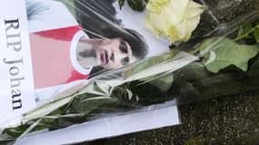 Des fleurs déposées en hommage à Johan Cruyff