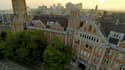 Vue aérienne de la mairie de Lille et vue partielle du beffroi, le 8 juillet 2013 - 