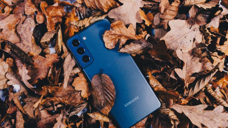 Galaxy S21 : la star de Samsung voit son prix chuter de 44%, merci les soldes