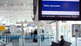 La situation chez Air France "devient extrêmement délicate", annonce un porte-parole, alors qu'aucune sortie de crise semble en vue au terme de la deuxième semaine du conflit.
