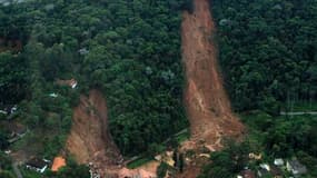 A Nova Friburgo, à une centaine de kilomètres au nord-est de Rio de Janeiro. Les inondations et les glissements de terrain survenus dans la région montagneuse de Serrana, dans le sud-ouest du Brésil, ont certainement fait plus de 500 morts. /Photo prise l