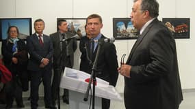 L'enterrement de l'ambassadeur russe, assassiné en Turquie, aura lieu ce jeudi, en présence de Vladimir Poutine. 