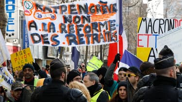 Des opposants à la réforme des retraites dans la rue à Paris, samedi 4 janvier 2020