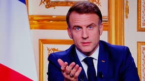 Emmanuel Macron à l'Élysée lors d'une allocution télévisée le 6 décembre 2024 