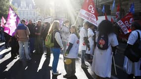 Des blouses blanches manifestent à Paris contre le projet de loi santé, le jeudi 1er octobre.