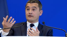 "si vous déclarez que vous n’êtes pas résident fiscal en France et que vous postez à longueur d’année sur Instagram des photos prises en France, n’y a-t-il pas un problème?" s'insurge Gérald Darmanin, dans Le Figaro.