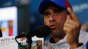 Le chef de l'opposition vénézuélienne Henrique Capriles a annulé une manifestation de ses partisans qui devait avoir lieu mercredi. Il a déclaré que ses adversaires cherchaient à infiltrer ce rassemblement pour déclencher des violences. /Photo prise le 16