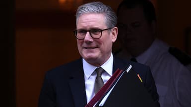 Le Premier ministre britannique Keir Starmer quitte le 10 Downing Street, au centre de Londres, le 5 février 2025.