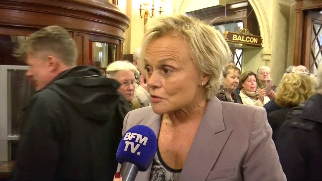 "Je Pense Avant Tout Aux Victimes": Muriel Robin Réagit Pour La ...