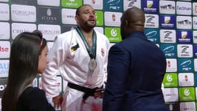 Les retrouvailles glaciales entre Guram Tushishvili et Teddy Riner, lors des Mondiaux de judo, le 19/06/2025