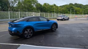 L'Alpine A390 devant la manufacture Jean Rédélé de Dieppe.