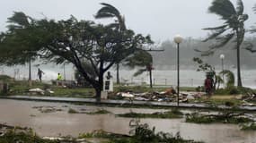 Une photo envoyée par le bureau Pacifique de l'Unicef montre les premiers dégâts causés par le cyclone Pam dans la capitale du Vanuatu, Port Vila. 