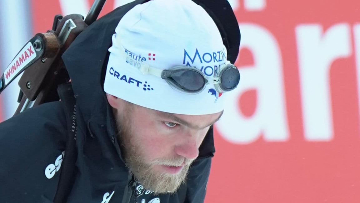 Lunettes de plongée sur la tête, Antonin Guigonnat la joue comme Léon Marchand avant le sprint hommes du Grand-Bornand - le 19/12/2024 Lunettes de plongée sur la tête, Antonin Guigonnat la joue comme Léon Marchand avant le sprint hommes du Grand-Bornand - le 19/12/2024