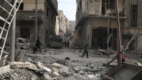 Dans les rues de Douma, la plus grande ville de Ghouta orientale, le 19 mars. 