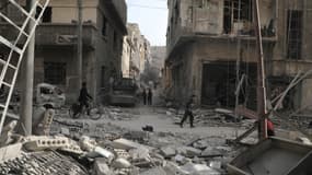 Dans les rues de Douma, la plus grande ville de Ghouta orientale, le 19 mars. 
