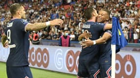 Kylian Mbappé heureux lors de PSG-Strasbourg
