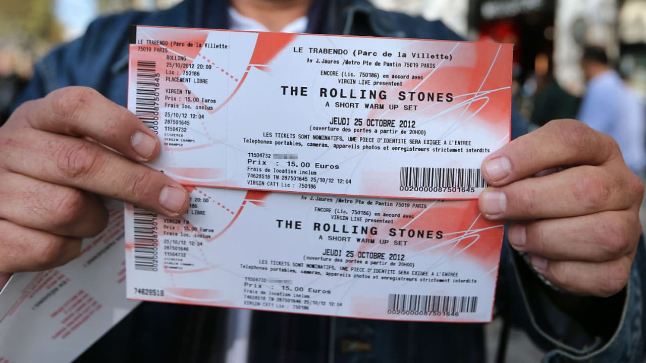 Poster une photo d'un billet de concert sur Internet est une très