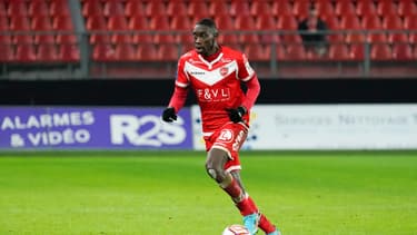 Sambou Yatabaré avec son ancien club de Valenciennes en février 2022