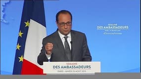 Hollande fait "confiance aux autorités chinoises pour surmonter" la crise boursière
