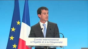 Caméras-piétons, HLM, hauts-fonctionnaires: les mesures de Valls pour la mixité sociale