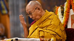 Le dalaï lama assiste à une prière en son honneur par ses étudiants et ses fidèles, à Dharamsala, en Inde, le 25 octobre 2023