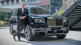 Le patron de Rolls-Royce, Torsten Müller-Ötvös, avec le Cullinan, premier SUV signé de la prestigieuse marque britannique.
