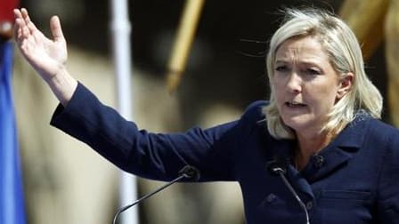 La présidente du Front national, Marine Le Pen, estime que la fin de la procédure pénale américaine visant Dominique Strauss-Kahn laisse un goût "amer" et "nauséabond". /Photo prise le 1er mai 2011/REUTERS/Charles Platiau