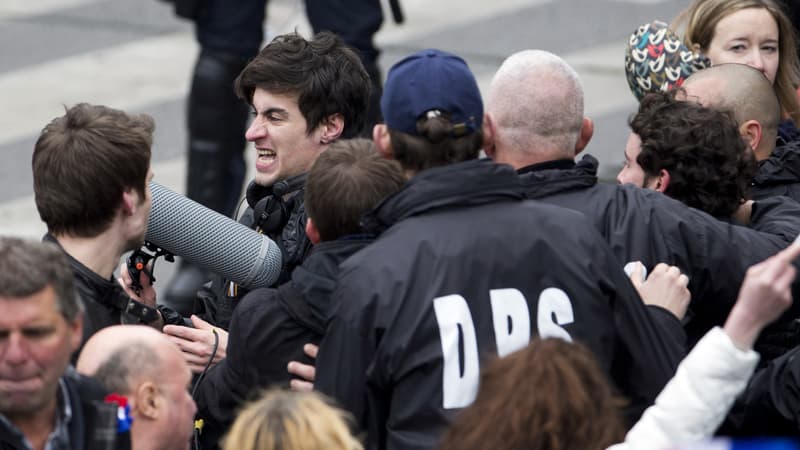 Les équipes du "Petit journal" ont été molestées, vendredi, lors du défilé du Front national, à Paris.