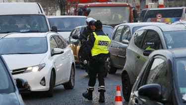 La circulation alternée est peu respectée à Paris.