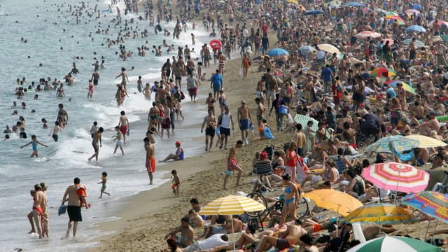 Les autorités municipales de Barcelone veulent freiner la location au noir de logements par le biais des plateformes Internet.