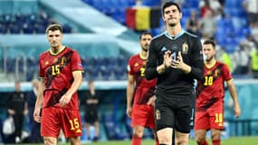 Thibaut Courtois et Thomas Meunier (à gauche) avec la Belgique face à la Finlande 