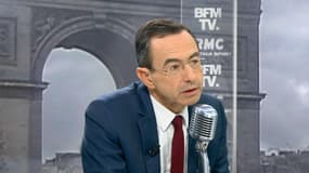 "Les rois des fake news aujourd'hui sont le Premier ministre et le président de la République", lance Bruno Retailleau