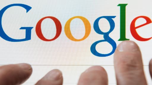 Google propose désormais aux internautes européens un formulaire en ligne pour supprimer des liens vers des pages les concernant.