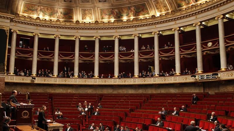 La parité hommes-femmes dans la haute fonction publique française va être renforcée avec l'instauration d'un quota qui devra atteindre 40% de personnes du même sexe en 2018. Les députés français ont adopté une série d'amendements du gouvernement allant da