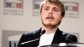 Le député LFI Louis Boyard tient une conférence de presse le 14 novembre 2022 à Paris