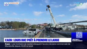 Caen: le bateau du skipper Louis Duc mis à l'eau après plusieurs mois de travaux