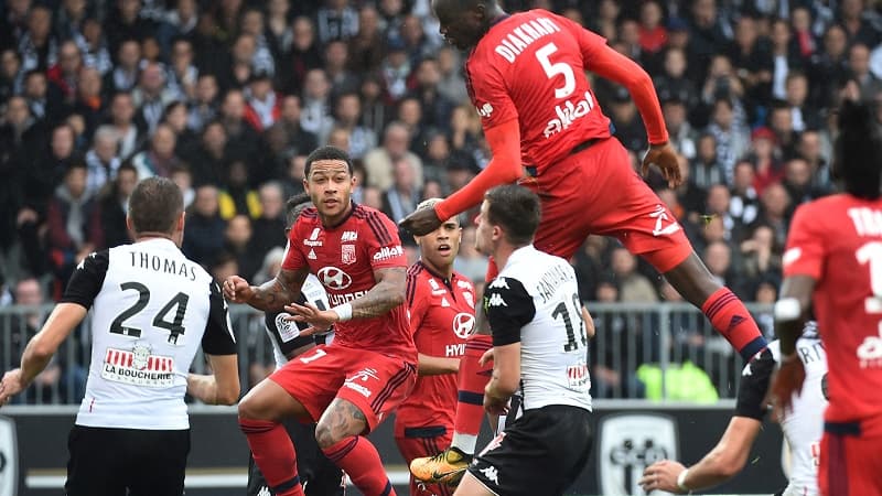 Le but de Diakhaby sur corner