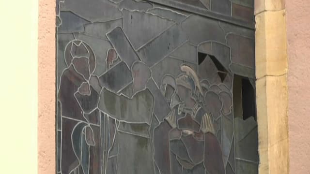 Le vitrail endommagé de l'église de Reichstett